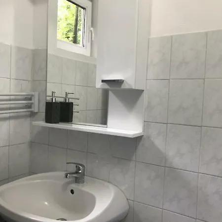 Apartman Lilium *
